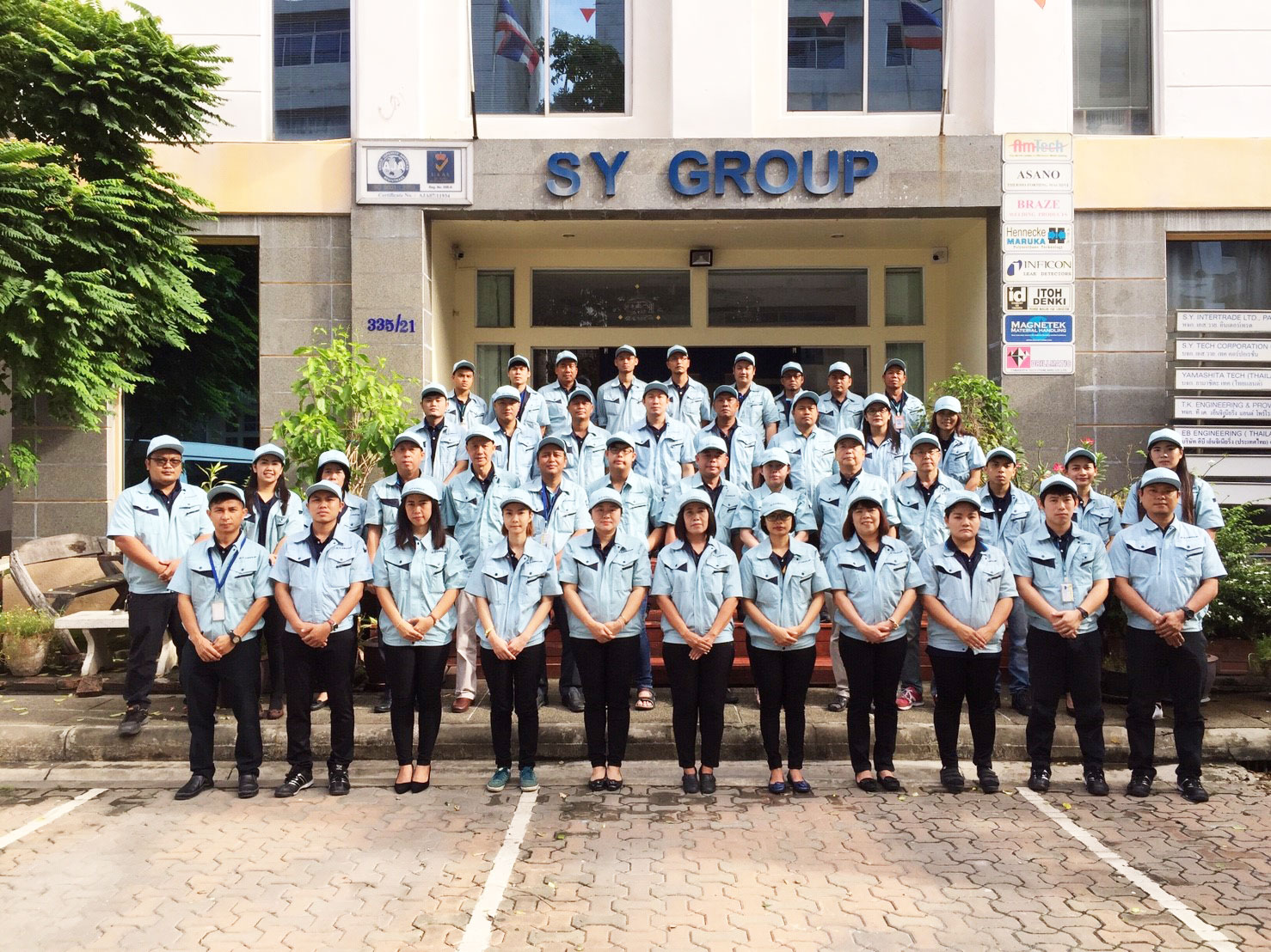 S.Y.GROUP Staff